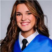 Graduada en Biotecnología, actualmente estudiante de Máster de Oncoinmonología